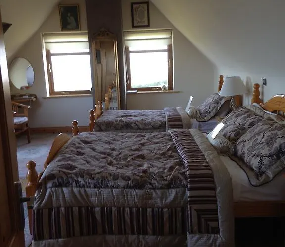 לינה וארוחת בוקר Creevagh Heights 4*