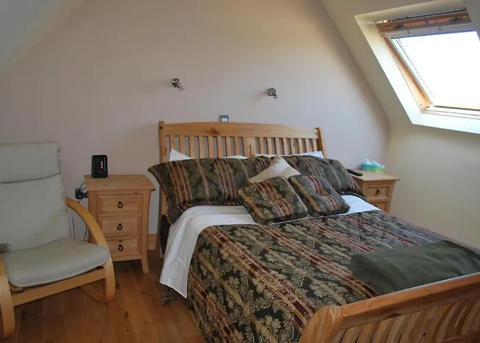לינה וארוחת בוקר Creevagh Heights 4*